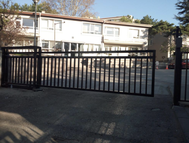 Cantilever Trackless Railless Sliding Gate - Image 4