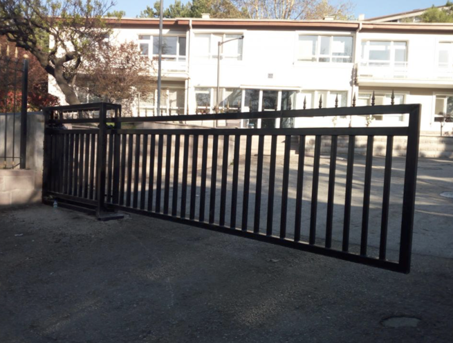 Cantilever Trackless Railless Sliding Gate - Image 3