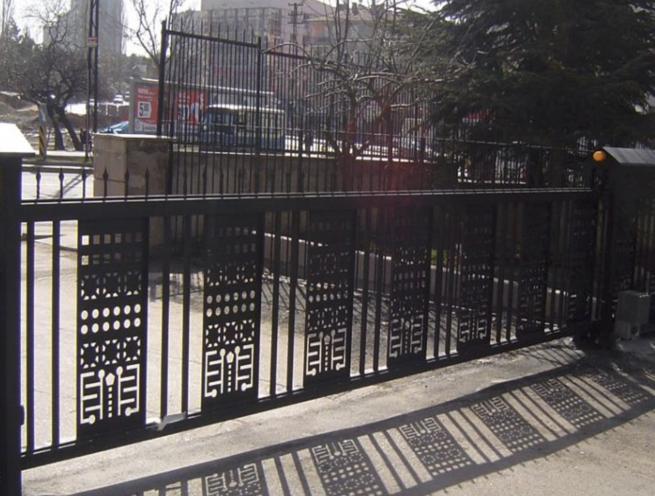 Cantilever Trackless Railless Sliding Gate