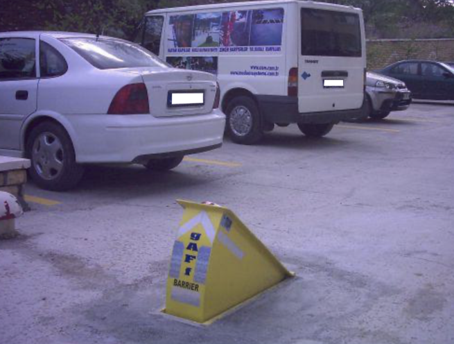 Gaff Barrier Mini Road Blocker - Image 5