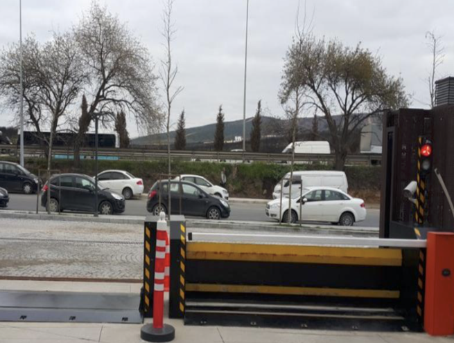 Surface Mounted Hydraulic Road Blocker - Image 7