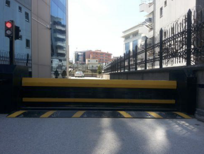 Surface Mounted Hydraulic Road Blocker - Image 2