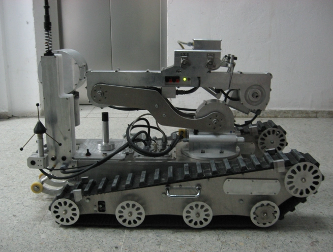 Bomb Disposal Robot - Image 8