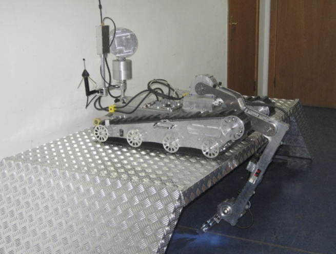 Bomb Disposal Robot - Image 4