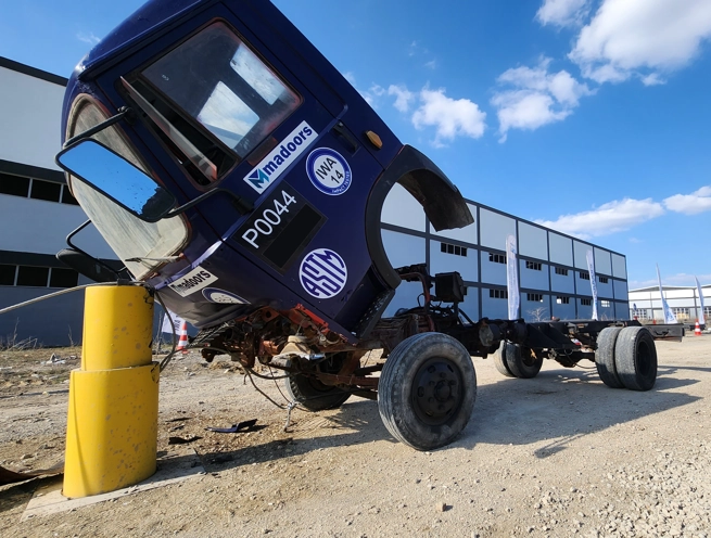 Anti-Ram Telescopic Rising Bollard - Image 3
