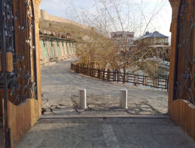 Pneumatic Rising Bollards - Image 7