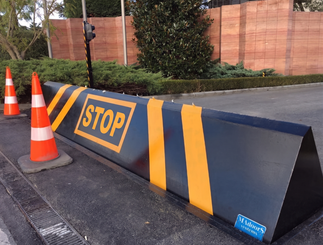 PAS68 M50 Crash Tested Impact Test Hydraulic Road Blocker - Image 2