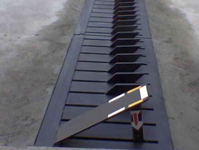 Foot Pedal Manual Spike Barrier - Image 1
