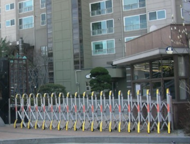 Accordion Barrier - Image 2