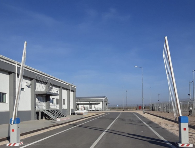 Electro Mechanic Drop Arm Barrier