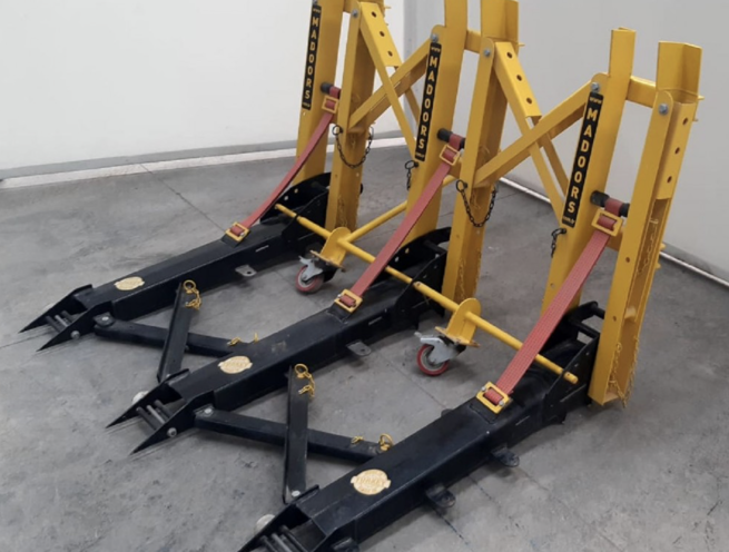 Manual Portable Wedge Barricade Barrier - Image 2