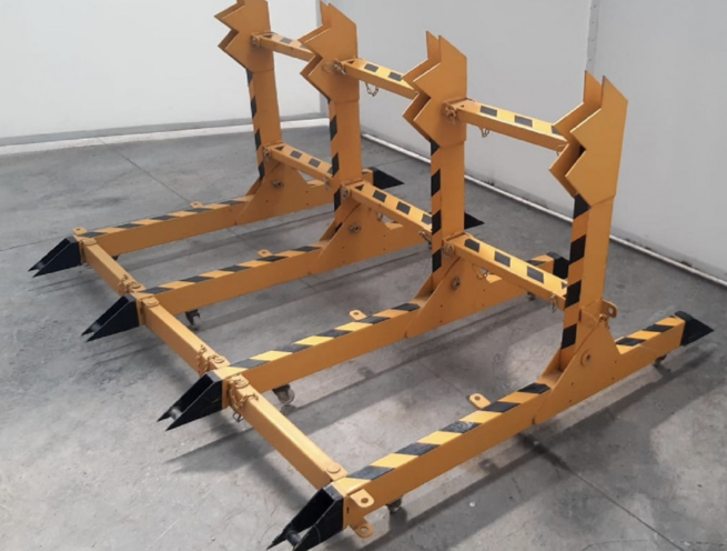 Manual Wheeled Road Blocker Portable Barrier Systems
